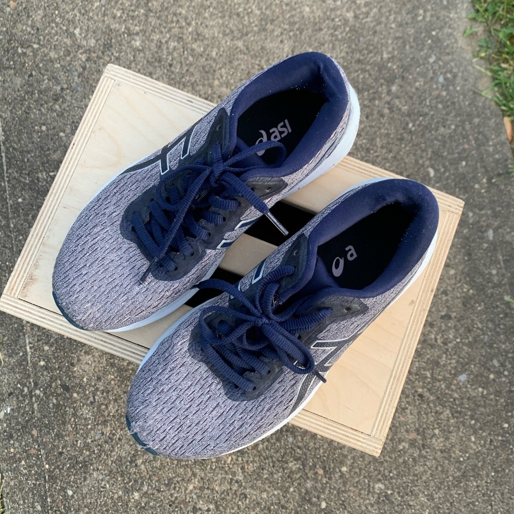 LIKE NEW ASICS Purple and Blue Running Shoes - Picture 3 of 6